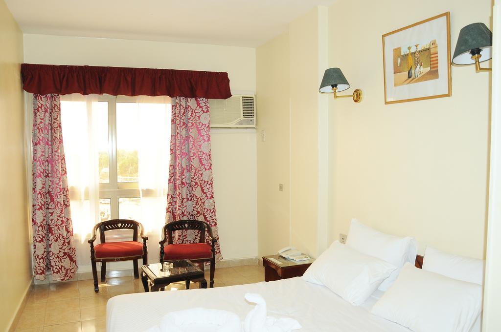 Nile Hotel Aswan Bagian luar foto