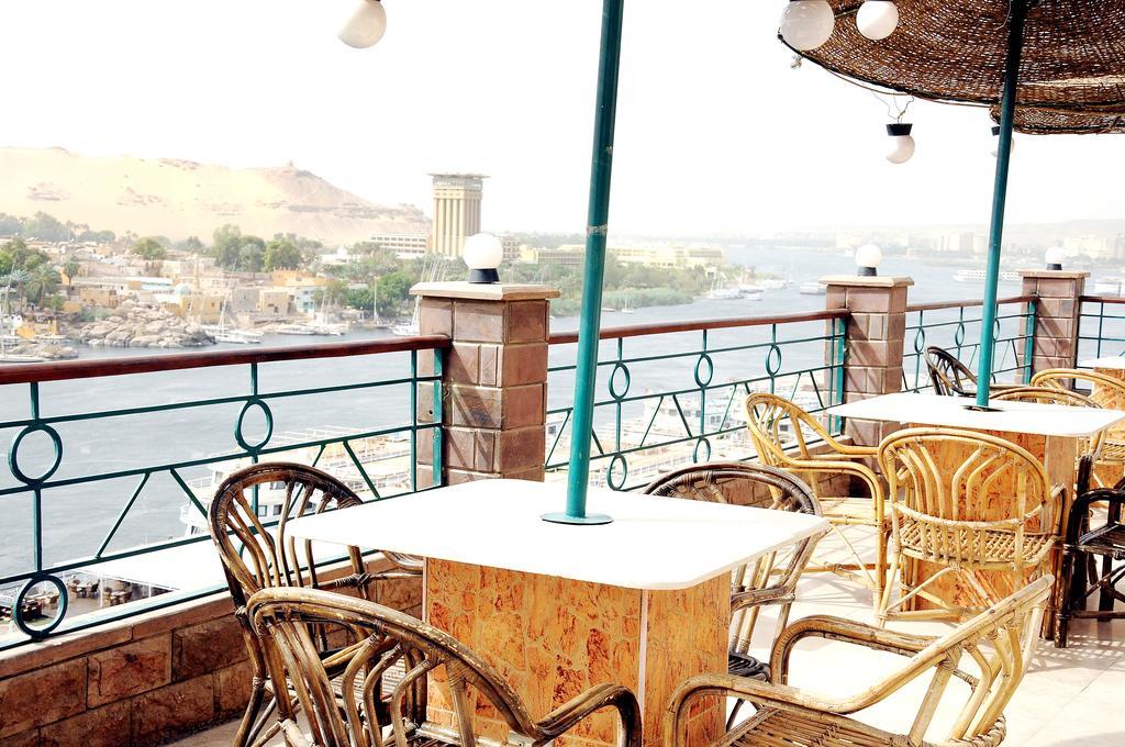 Nile Hotel Aswan Bagian luar foto