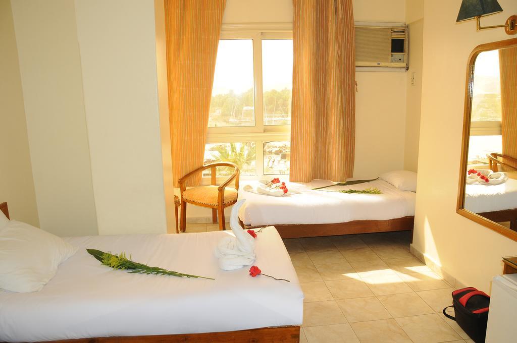 Nile Hotel Aswan Bagian luar foto